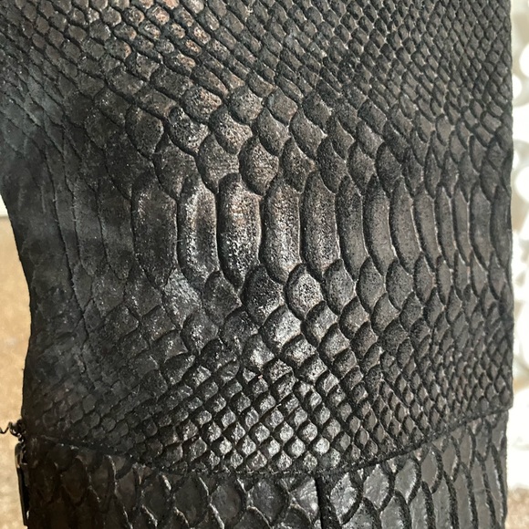 Seychelles Anthropologie Black Victory Croc Over The Knee Boots Leather size 7.5 - Picture 5 of 14